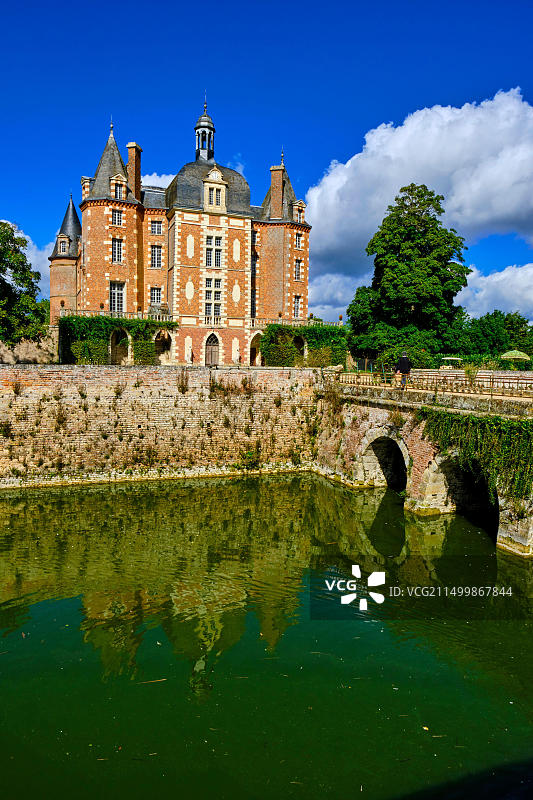 法国卢瓦-谢尔省索洛涅，拉费泰-安博，城堡多次被毁，1627年由法国元帅雅克·德·埃斯唐普重建图片素材