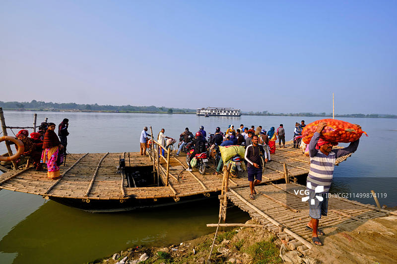 印度西孟加拉邦胡格利河渡轮图片素材