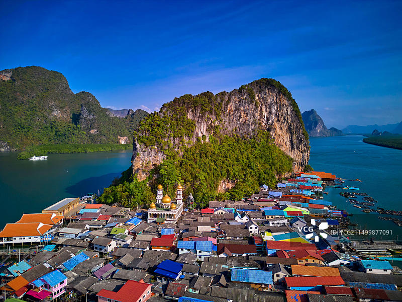 泰国攀牙湾国家公园水上渔村鸟瞰图片素材