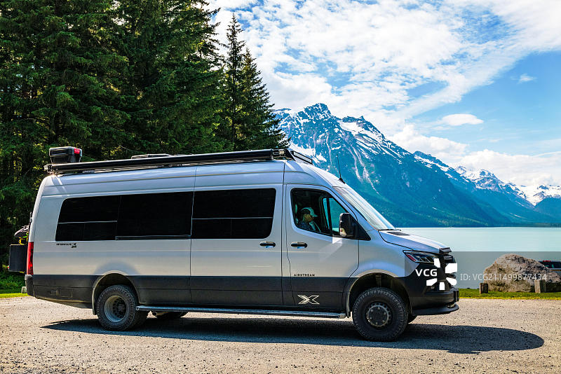 露营车; 奇尔库特湖; 奇尔库特州立游乐区; 海岸山脉; 海恩斯; 阿拉斯加; 美国图片素材