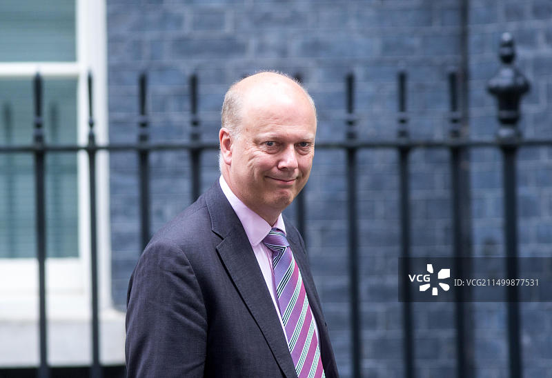 交通大臣克里斯·格雷林在唐宁街10号参加特蕾莎·梅的首次内阁会议图片素材
