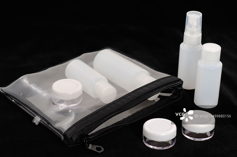 飞机允许携带的旅行装容器套装图片素材