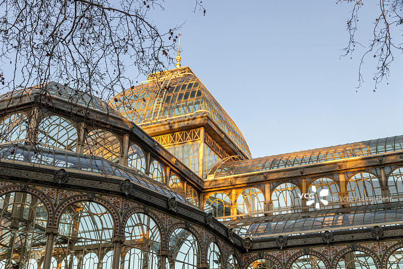 西班牙马德里雷蒂罗公园水晶宫图片素材