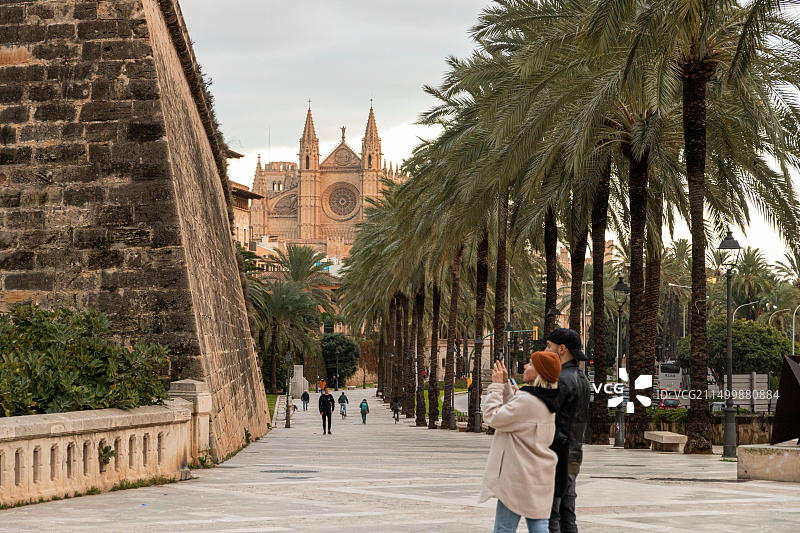 西班牙马略卡岛帕尔马圣玛丽亚哥特大教堂景观图片素材