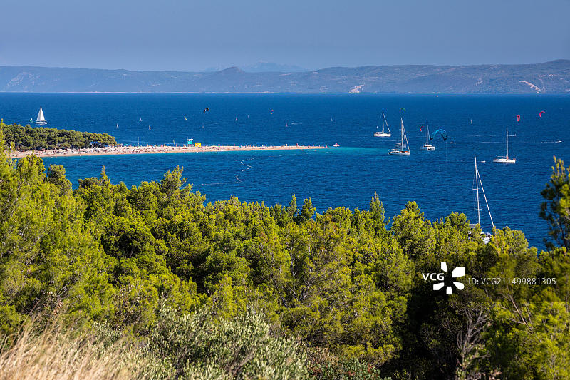 布拉奇岛博尔镇的兹拉特尼海滩图片素材