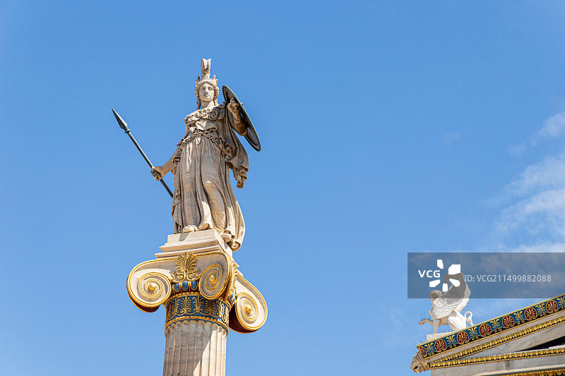 希腊雅典：雅典学院中的奥林匹斯女神雅典娜柱像图片素材