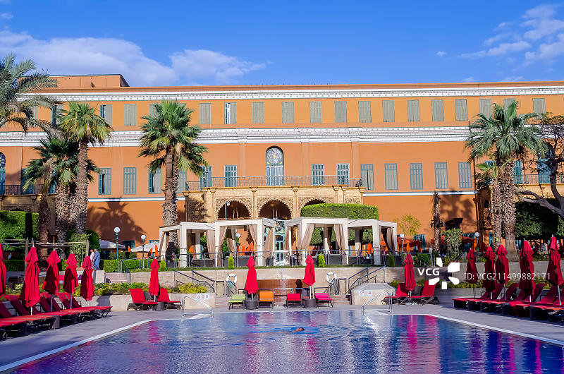 埃及扎马雷克开罗万豪酒店及奥马尔海亚姆赌场室外游泳池和用餐露台图片素材