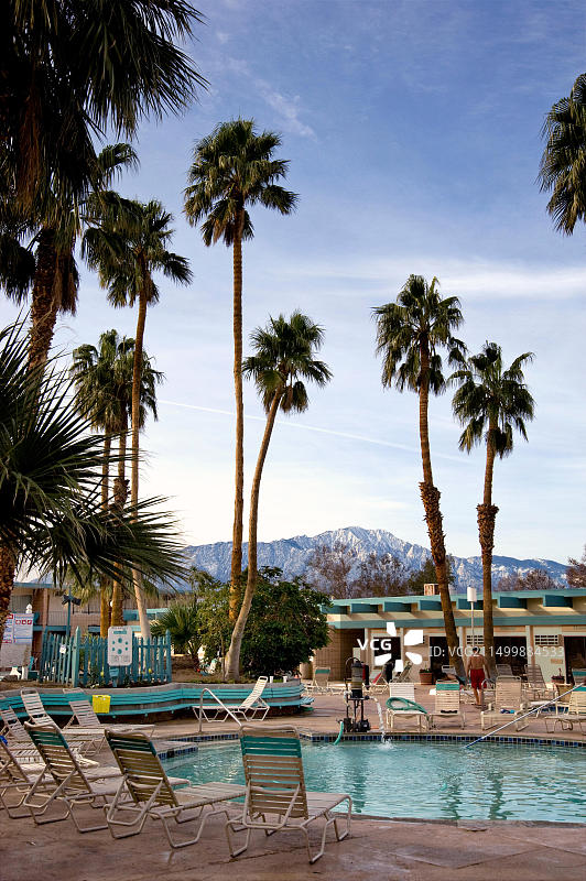加州棕榈沙漠的沙漠温泉旅馆和水疗中心图片素材