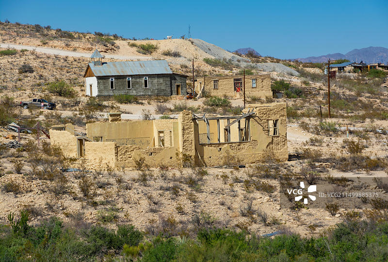德克萨斯州布鲁斯特县特林瓜前矿区半个鬼城图片素材