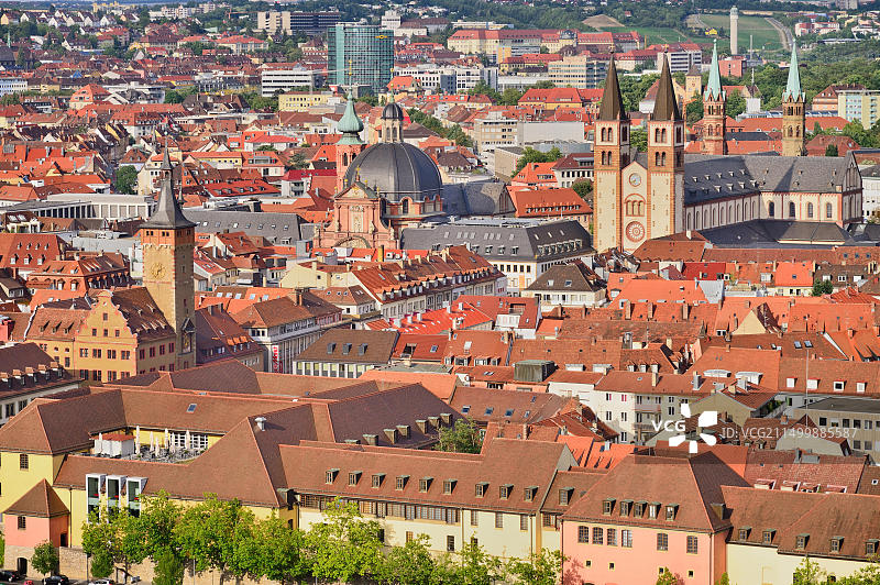 德国巴伐利亚维尔茨堡：从玛丽恩贝格要塞俯瞰老城区图片素材