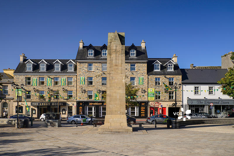 爱尔兰多尼戈尔郡多尼戈尔镇钻石广场的方尖碑图片素材
