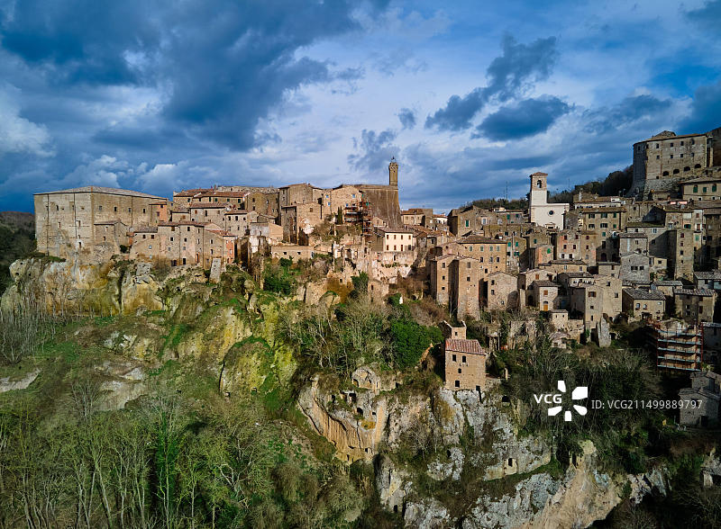 意大利托斯卡纳索拉诺中世纪城镇航拍图片素材