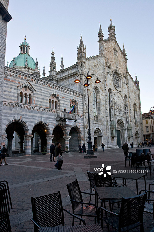 科莫大教堂：意大利伦巴第的黄昏图片素材