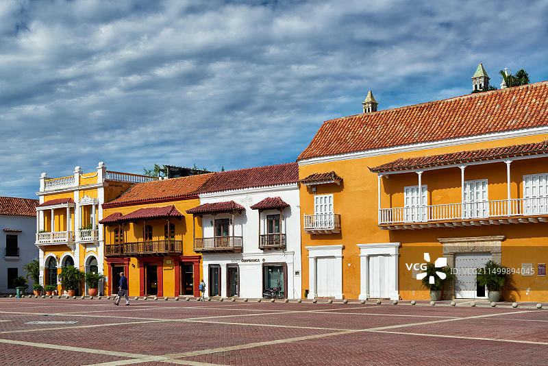 哥伦比亚卡塔赫纳海关广场的历史建筑外观图片素材