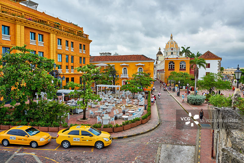 哥伦比亚卡塔赫纳的彩色房屋和海军博物馆图片素材
