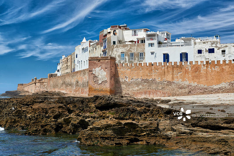从海边看到的索维拉城墙和历史悠久的麦地那，联合国教科文组织世界遗产，摩洛哥，非洲图片素材