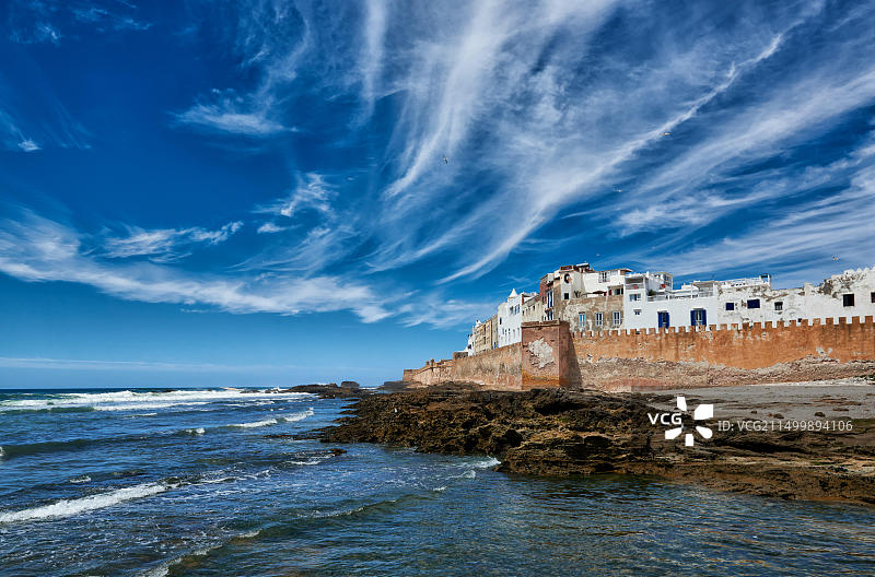 从海边看到的索维拉城墙和历史悠久的麦地那，联合国教科文组织世界遗产，摩洛哥，非洲图片素材