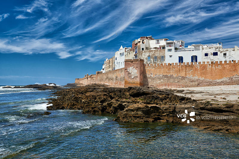 从海边看到的索维拉城墙和历史悠久的麦地那，联合国教科文组织世界遗产，摩洛哥，非洲图片素材