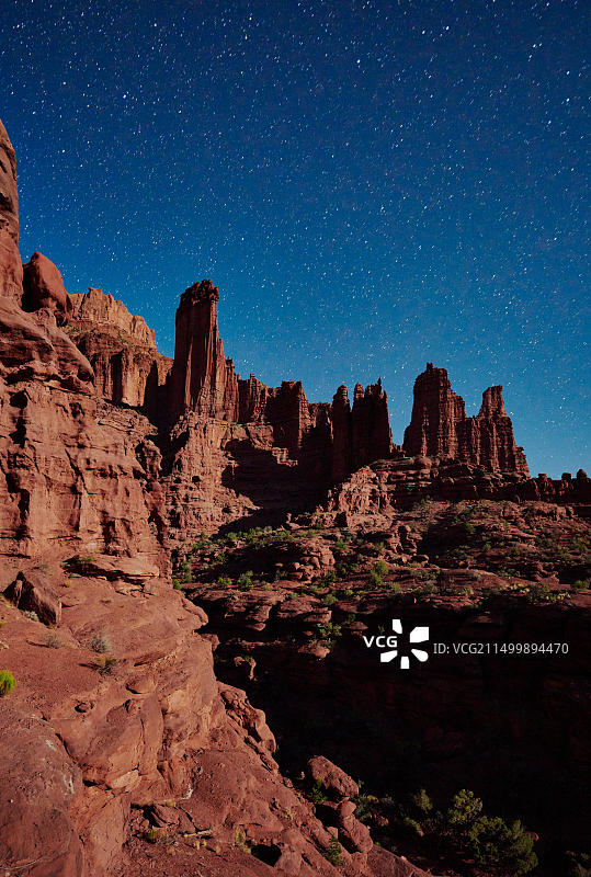 美国犹他州莫阿布费舍尔塔夜空银河图片素材