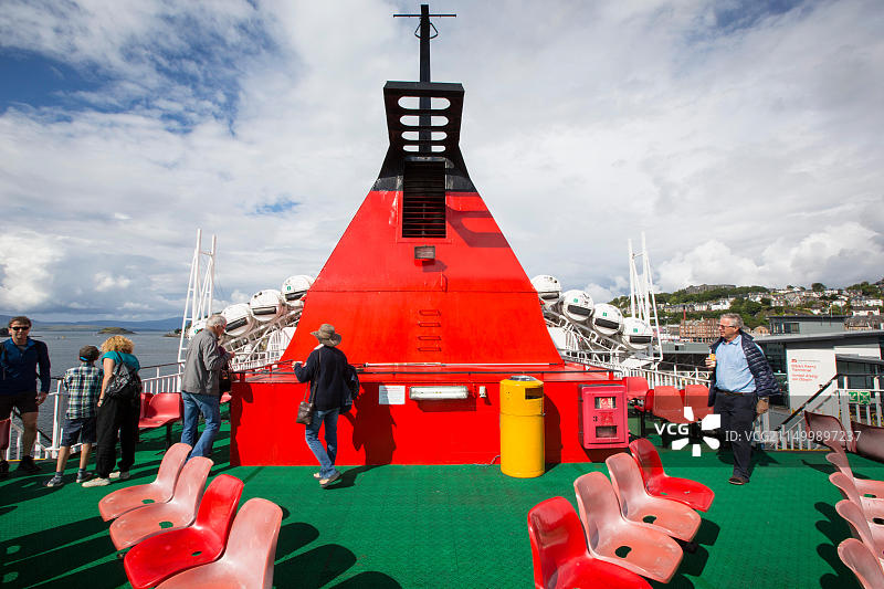 喀里多尼亚-麦克布莱恩的马尔岛渡轮驶出英国苏格兰奥本图片素材