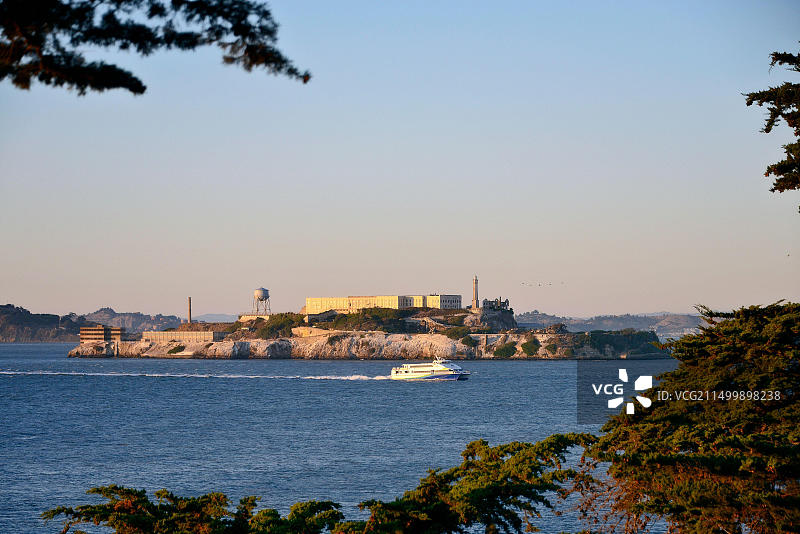 美国加利福尼亚州旧金山湾的恶魔岛监狱图片素材
