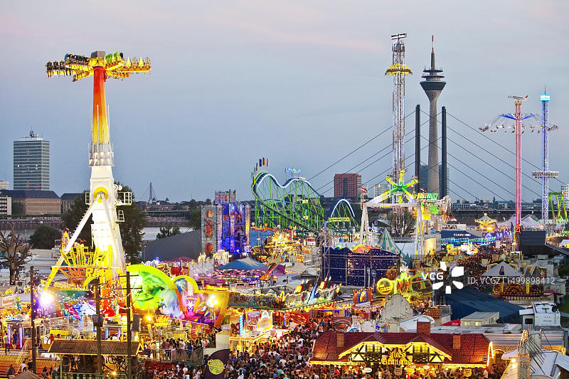 莱茵河上最大的游乐场，杜塞尔多夫图片素材