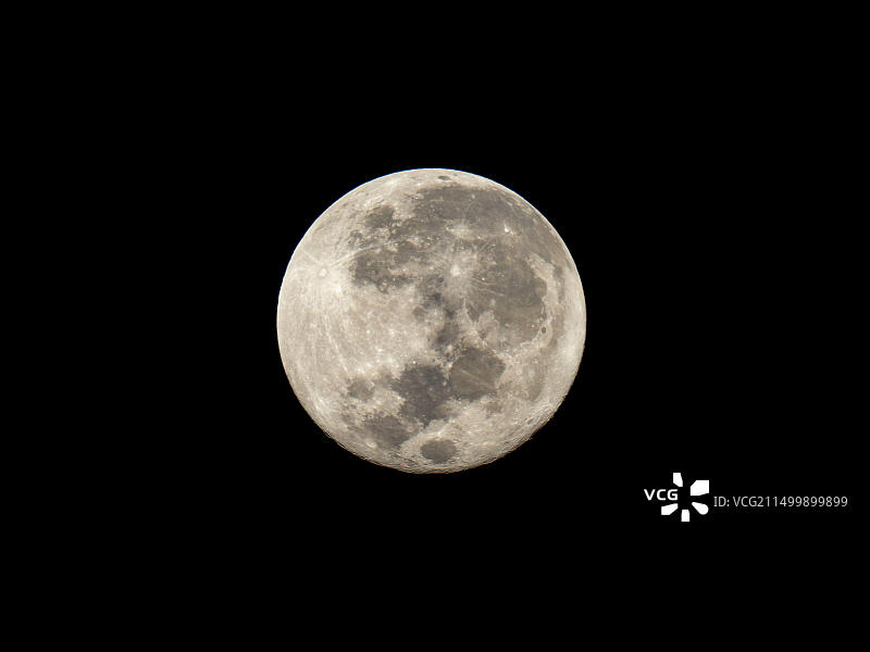 秘鲁亚马逊上空满月升起特写图片素材