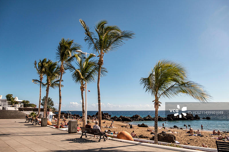 奇卡海滩，卡门港，游泳海滩，兰萨罗特岛，加那利群岛，西班牙图片素材