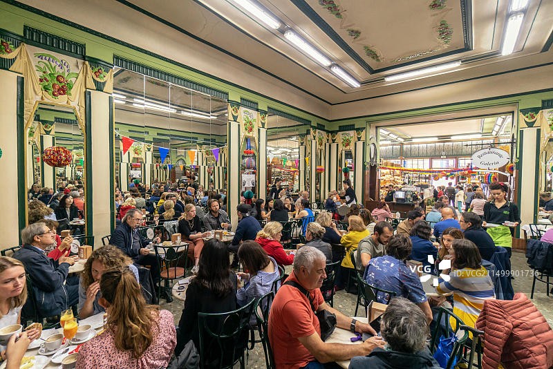 葡萄牙波尔图Bolhao糖果店历史悠久的咖啡馆内景图片素材