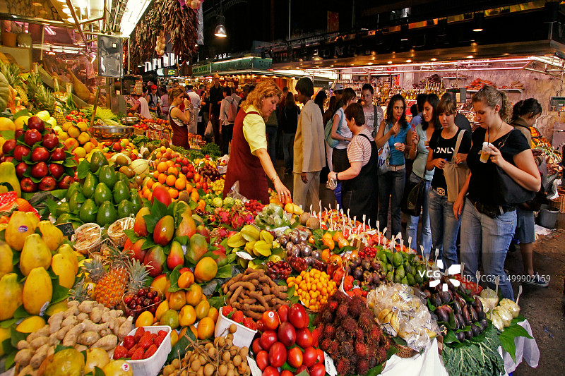 西班牙巴塞罗那博盖利亚市场水果图片素材