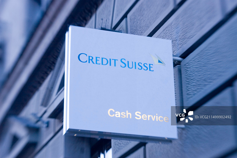 瑞士苏黎世瑞士信贷班霍夫大街现金服务标志图片素材