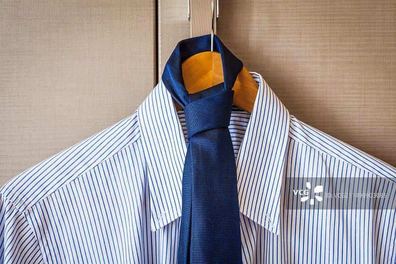 准备好旅行的商务套装图片素材