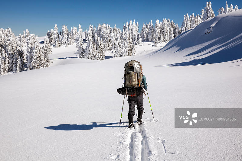 俄勒冈州火山口湖国家公园滑雪图片素材