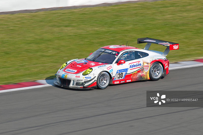 纽博格林24小时耐力赛：保时捷911 GT3 R赛车图片素材