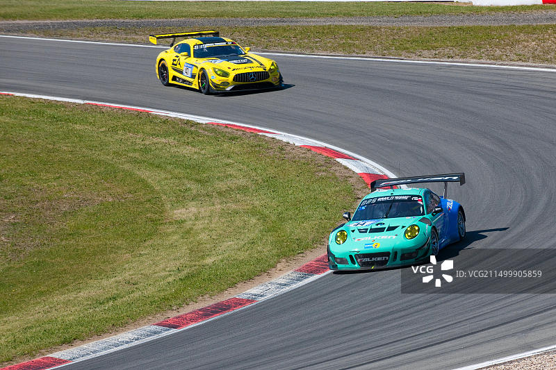 保时捷911 GT3 R，梅赛德斯-AMG Gt3赛车图片素材