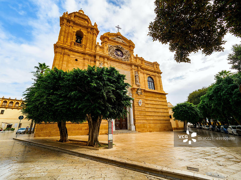圣萨尔瓦多大教堂，位于意大利西西里岛特拉帕尼省马扎拉德尔瓦洛图片素材