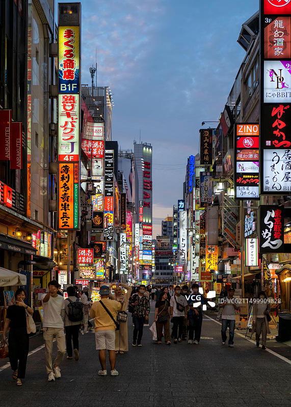 日本东京新宿歌舞伎町街区图片素材