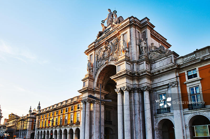 葡萄牙里斯本商业广场与奥古斯塔街凯旋门图片素材