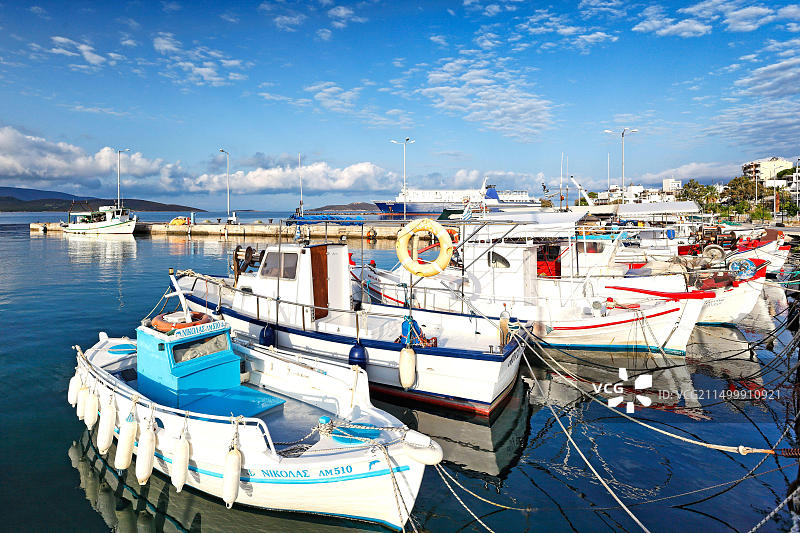 希腊埃维亚岛马尔马里港口图片素材