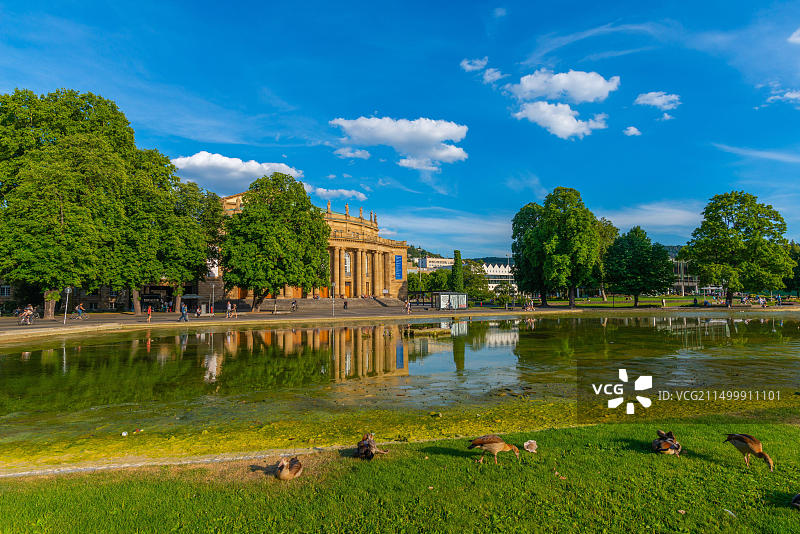 斯图加特州立剧院，位于巴登-符腾堡州上城堡花园图片素材