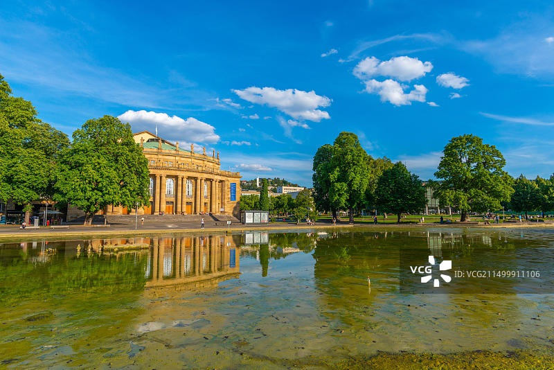 斯图加特州立剧院，位于巴登-符腾堡州上城堡花园图片素材
