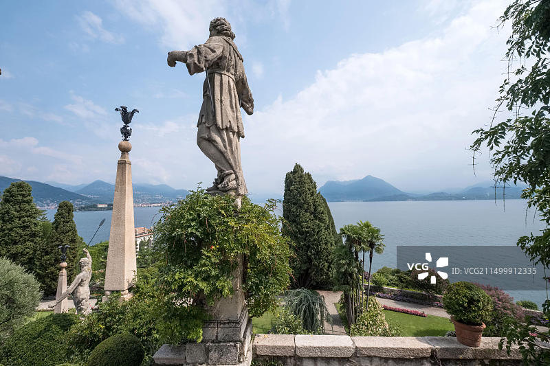 意大利伦巴第马焦雷湖：贝拉岛上博罗梅奥宫花园的外部景观图片素材