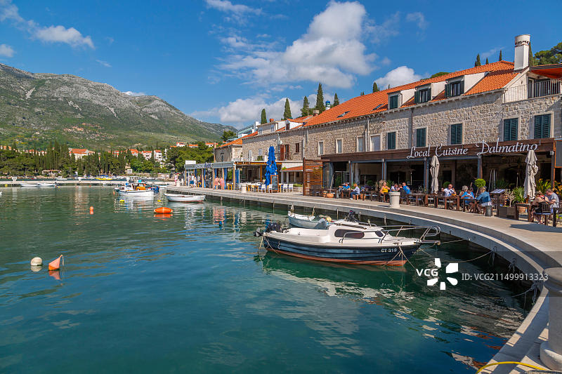 亚得里亚海克罗地亚杜布罗夫尼克里维埃拉卡夫塔特港口的船只景色图片素材