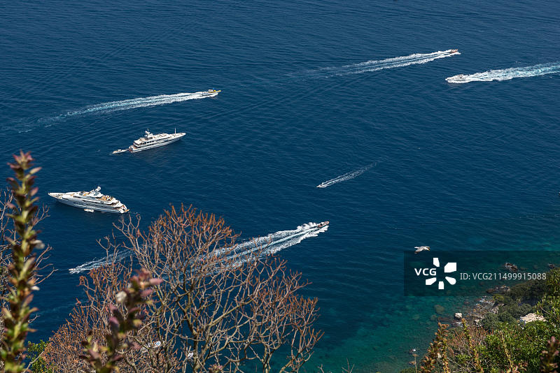 卡普里岛：从阿纳卡普里观看那不勒斯湾图片素材