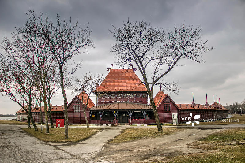 塞尔维亚伏伊伏丁那帕利奇湖：建于1912年的妇女Lido餐厅图片素材