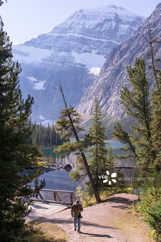 加拿大阿尔伯塔省贾斯珀的伊迪丝·卡维尔山图片素材