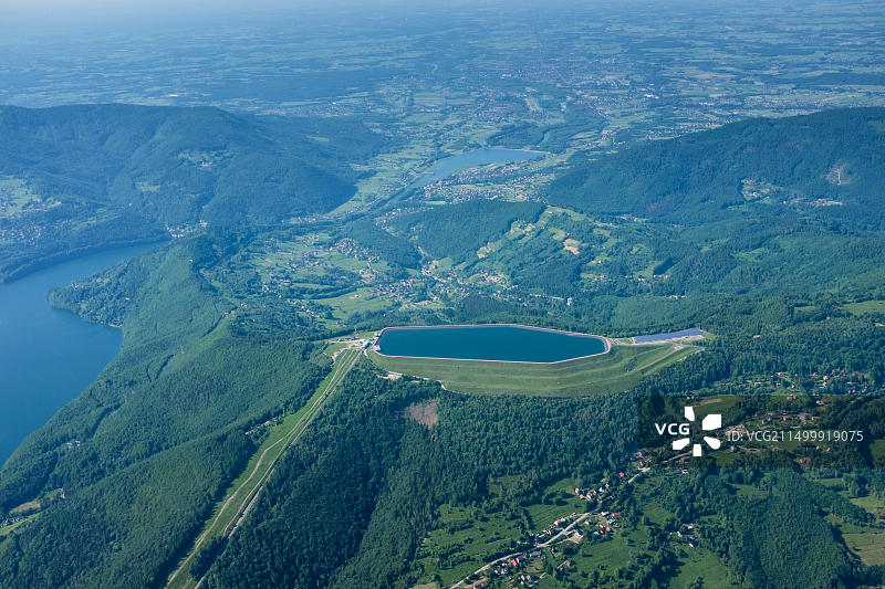 波兰西里西亚贝斯基德山脉扎尔山发电站蓄水池航拍图片素材
