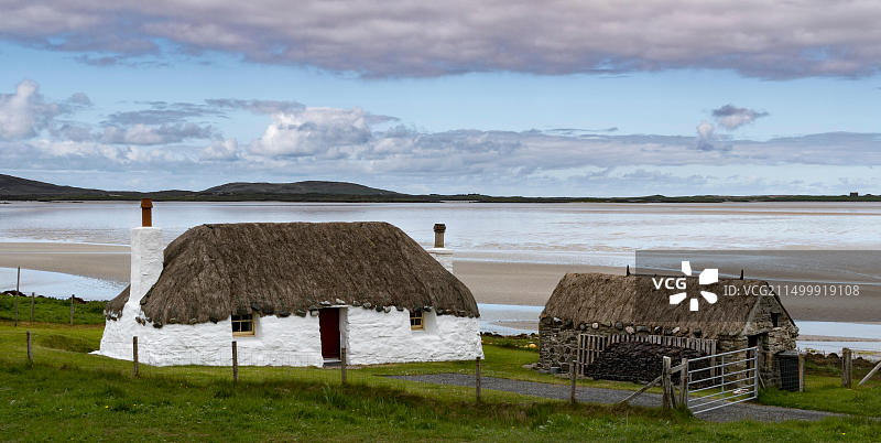 传统赫布里底白色房屋图片素材