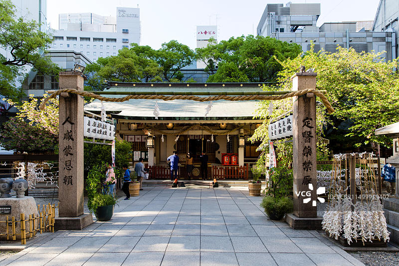日本大阪市中心露天神社的主要寺庙建筑图片素材