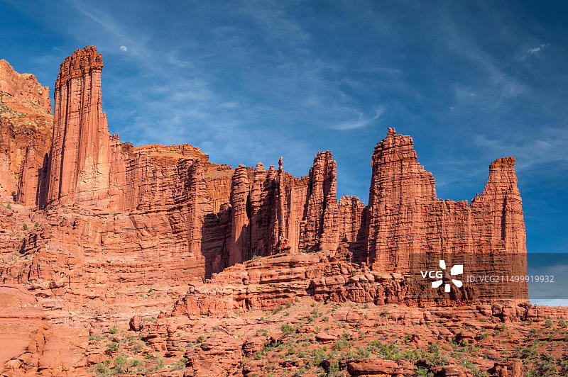 犹他州摩押附近渔人塔的月升图片素材